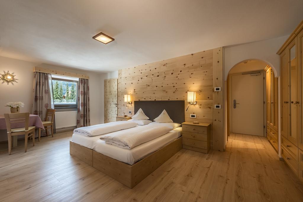 Hotel La Stua San Cassiano  Esterno foto