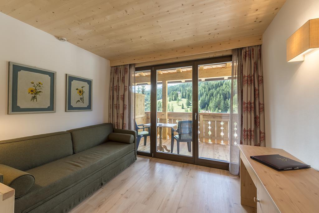 Hotel La Stua San Cassiano  Esterno foto