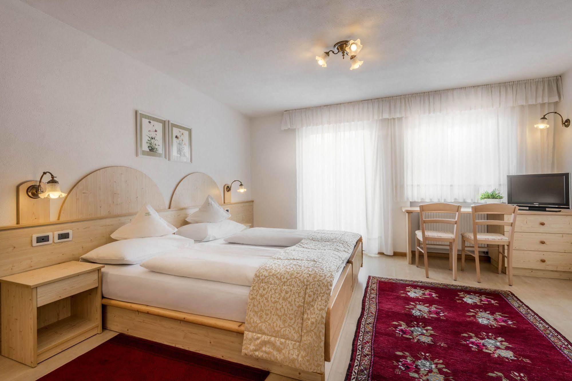 Hotel La Stua San Cassiano  Esterno foto