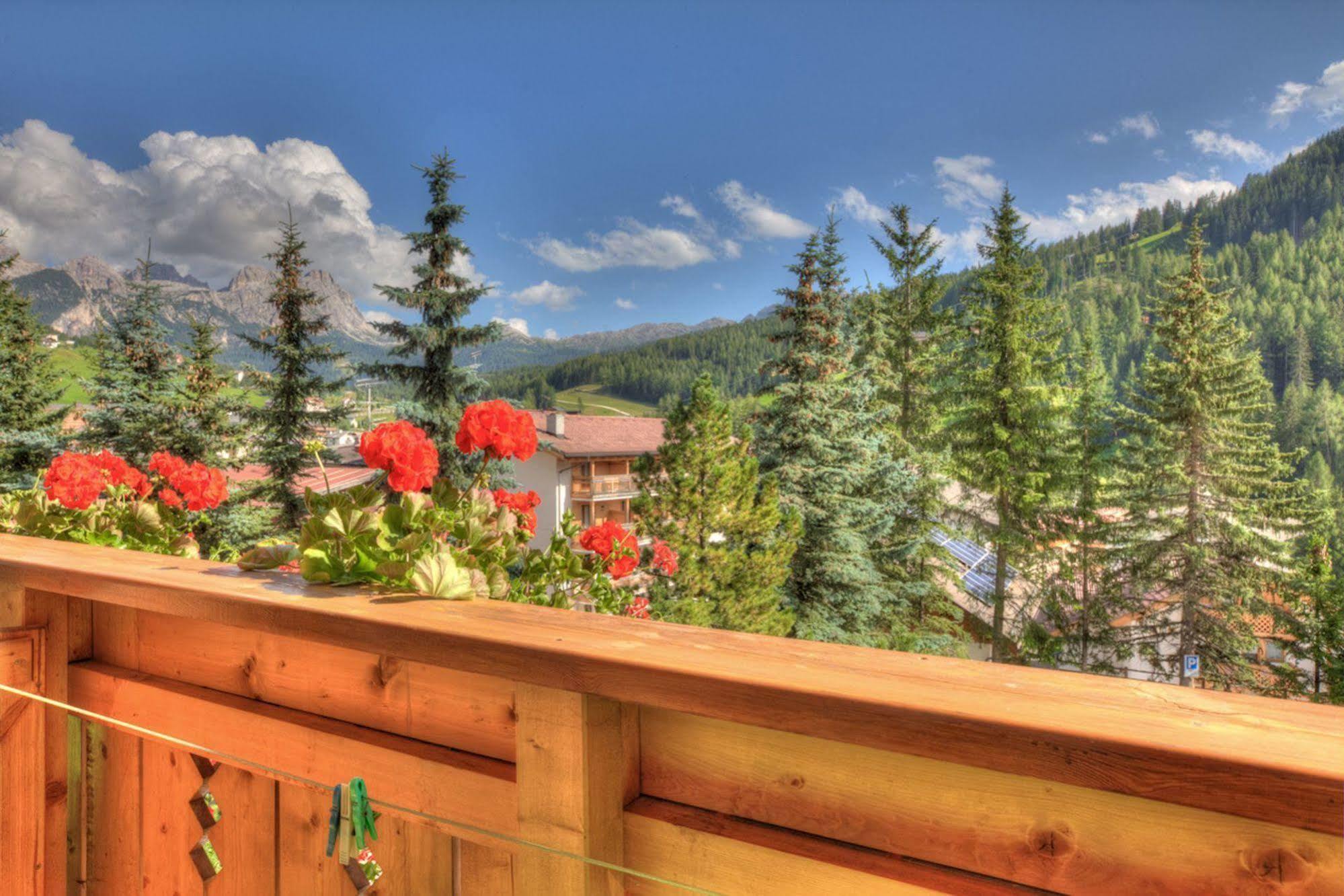 Hotel La Stua San Cassiano  Esterno foto